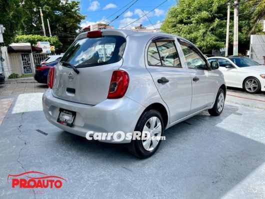 Nissan March Hatchback en venta