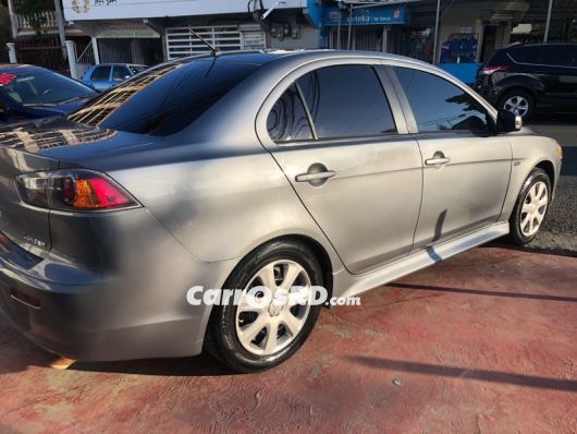 Mitsubishi Lancer Carros en venta