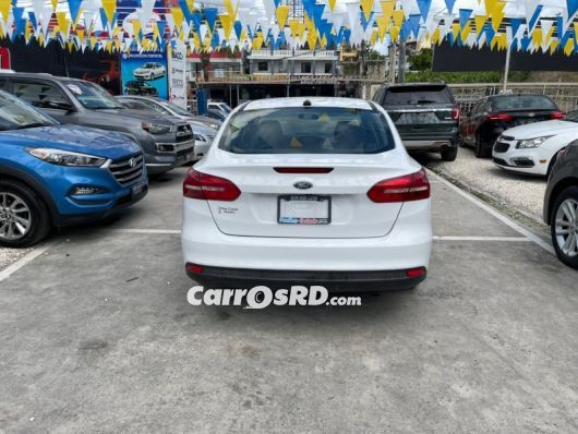 Ford Focus Carros en venta