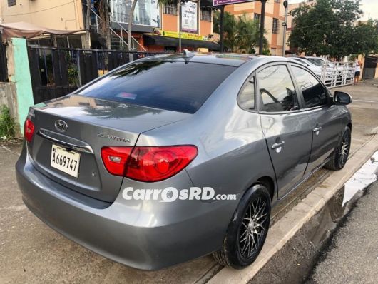 Hyundai Elantra Carros en venta