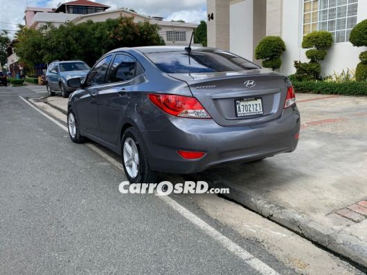 Hyundai Accent Carros en venta