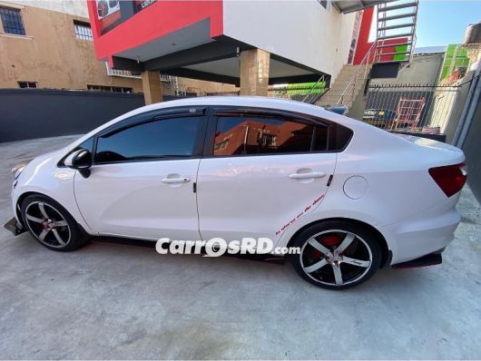 Kia Rio Carros en venta