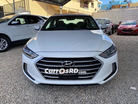 Hyundai Elantra Carros en venta