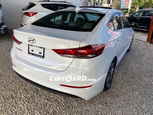 Hyundai Elantra Carros en venta