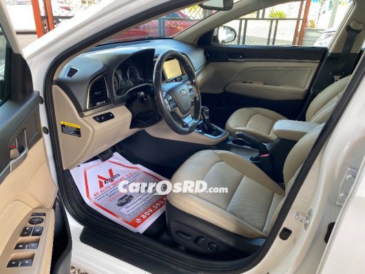 Hyundai Elantra Carros en venta