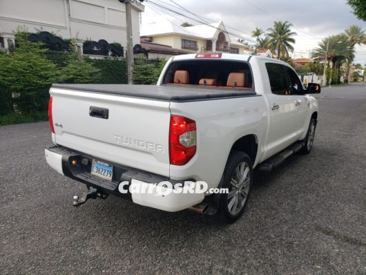 Toyota Tundra Camioneta en venta