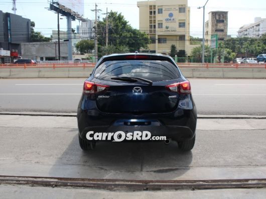 Mazda Demio Carros en venta