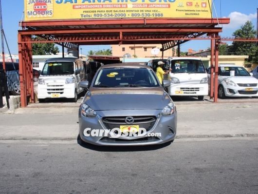 Mazda Demio Carros en venta