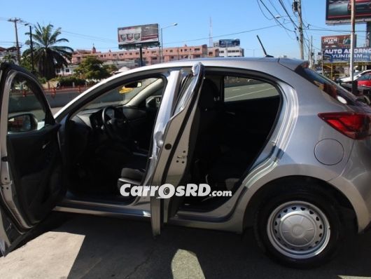 Mazda Demio Carros en venta