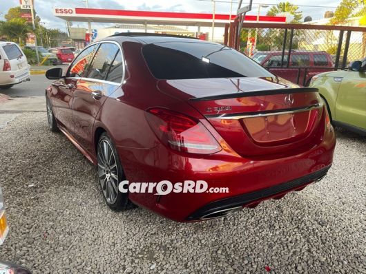 Mercedes-Benz Clase C Carros en venta