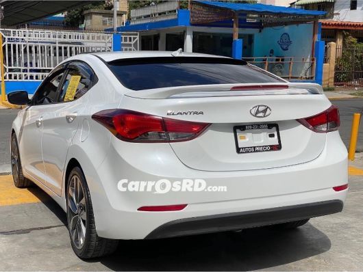Hyundai Elantra Carros en venta