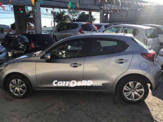 Mazda Demio Carros en venta