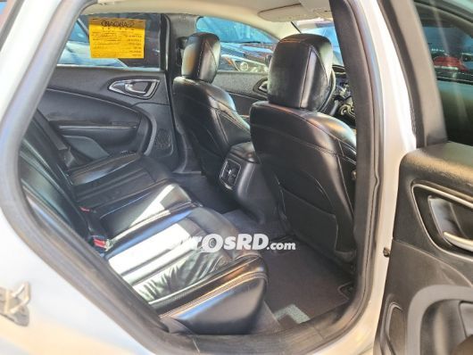 Chrysler 200 Carros en venta