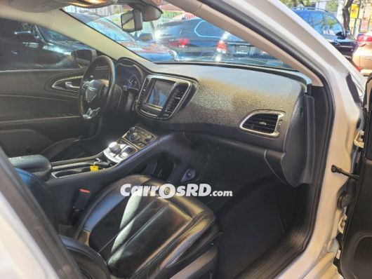 Chrysler 200 Carros en venta