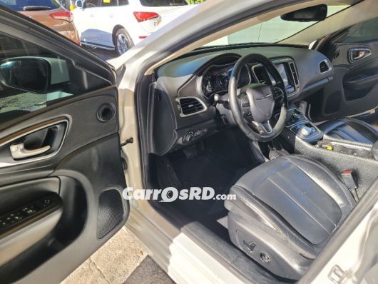 Chrysler 200 Carros en venta