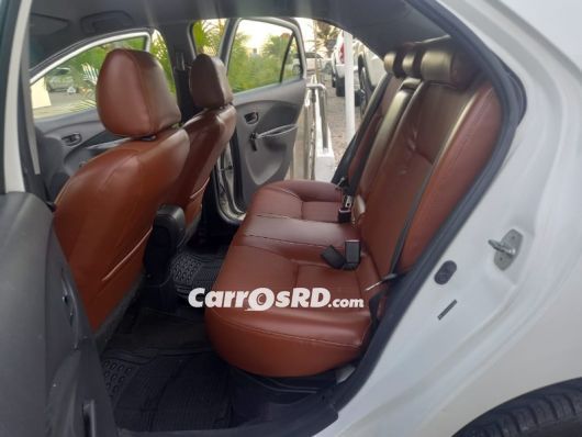 Toyota Yaris Carros en venta