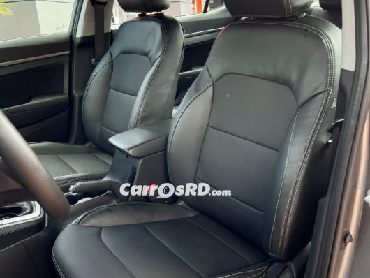 Hyundai Elantra Carros en venta