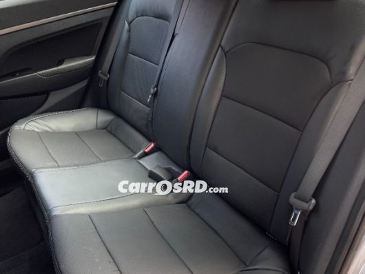 Hyundai Elantra Carros en venta