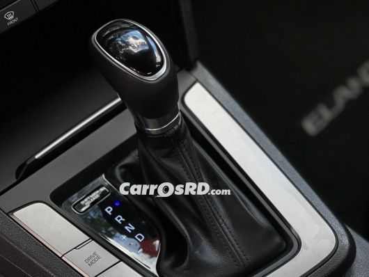 Hyundai Elantra Carros en venta