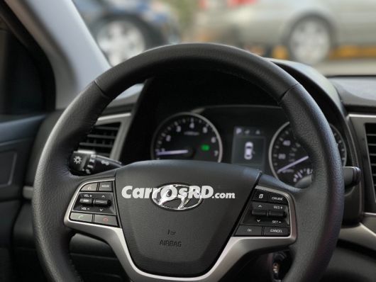 Hyundai Elantra Carros en venta