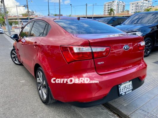Kia Rio Jeepeta en venta