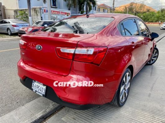 Kia Rio Jeepeta en venta