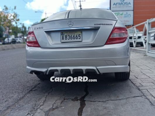 Mercedes-Benz Clase C Carros en venta