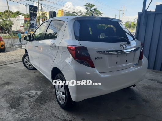 Toyota Vitz Carros en venta