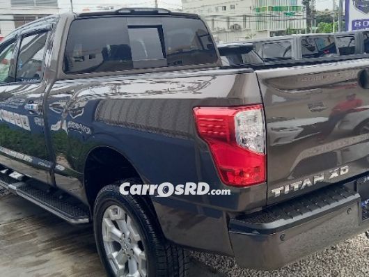 Nissan Titan Camioneta en venta