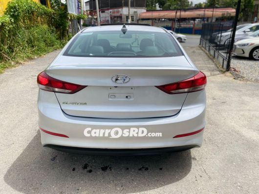 Hyundai Elantra Carros en venta