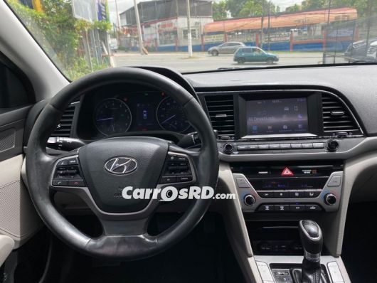 Hyundai Elantra Carros en venta