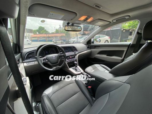 Hyundai Elantra Carros en venta