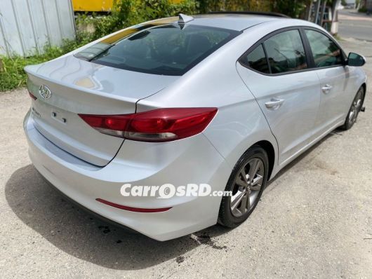 Hyundai Elantra Carros en venta
