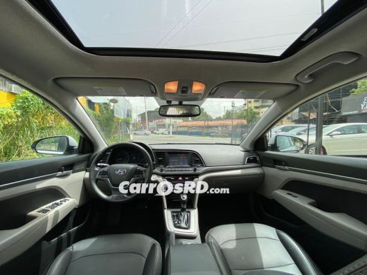 Hyundai Elantra Carros en venta
