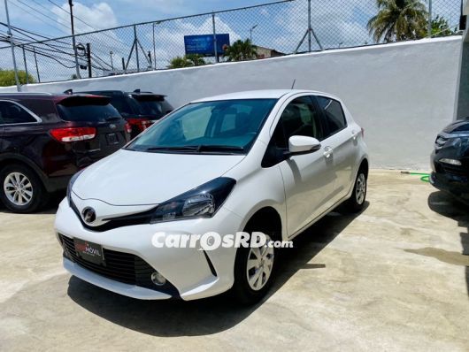 Toyota Vitz Carros en venta