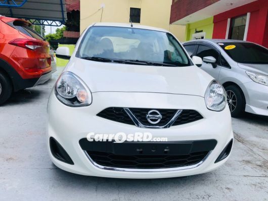 Nissan March Hatchback en venta