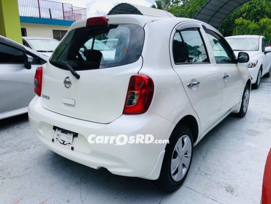 Nissan March Hatchback en venta