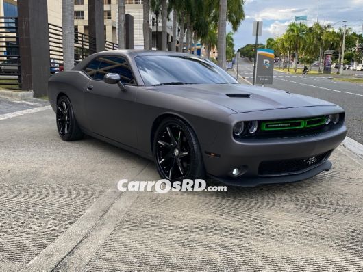 Dodge Challenger Carros en venta