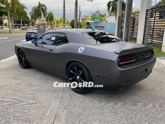 Dodge Challenger Carros en venta