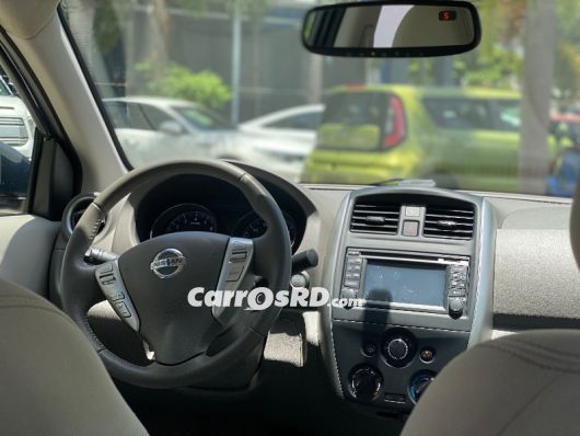 Nissan Versa Carros en venta
