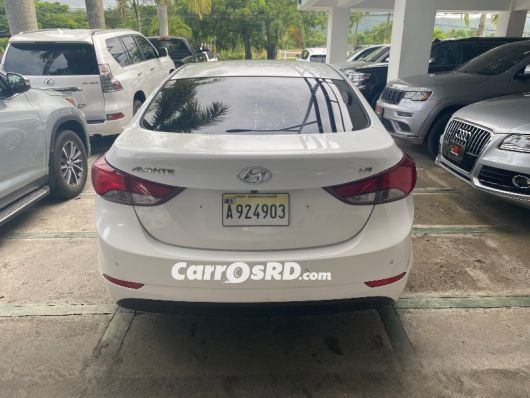 Hyundai Avante Carros en venta