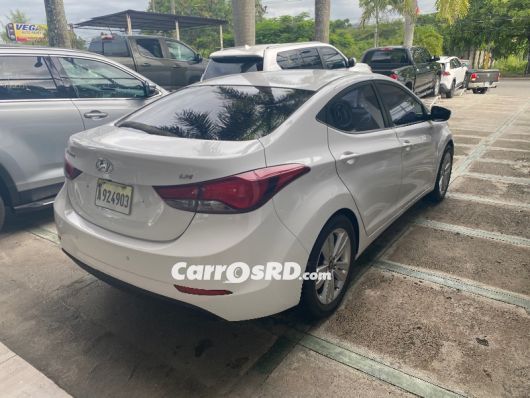 Hyundai Avante Carros en venta