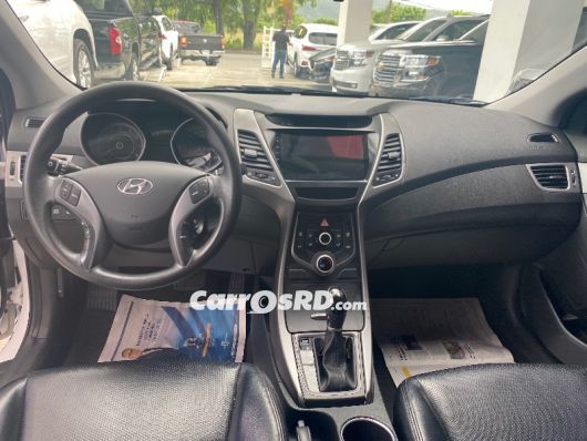 Hyundai Avante Carros en venta