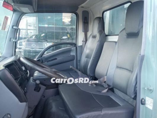 Isuzu ELF Camioneta en venta