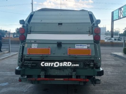 Isuzu ELF Camioneta en venta