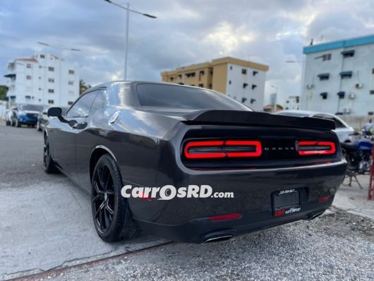Dodge Challenger Carros en venta