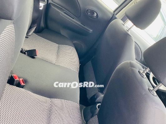 Nissan March Carros en venta