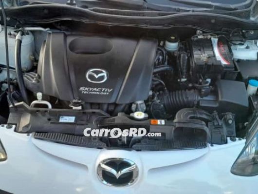 Mazda Demio Carros en venta