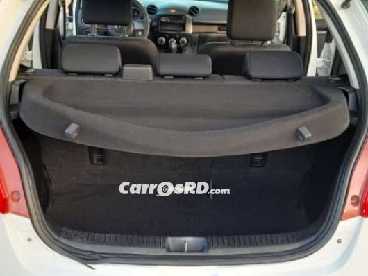 Mazda Demio Carros en venta