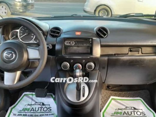 Mazda Demio Carros en venta